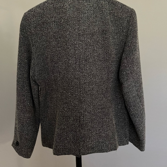 UNIFORM BY JOHN PAUL RICHARD - Picture 2 of 3